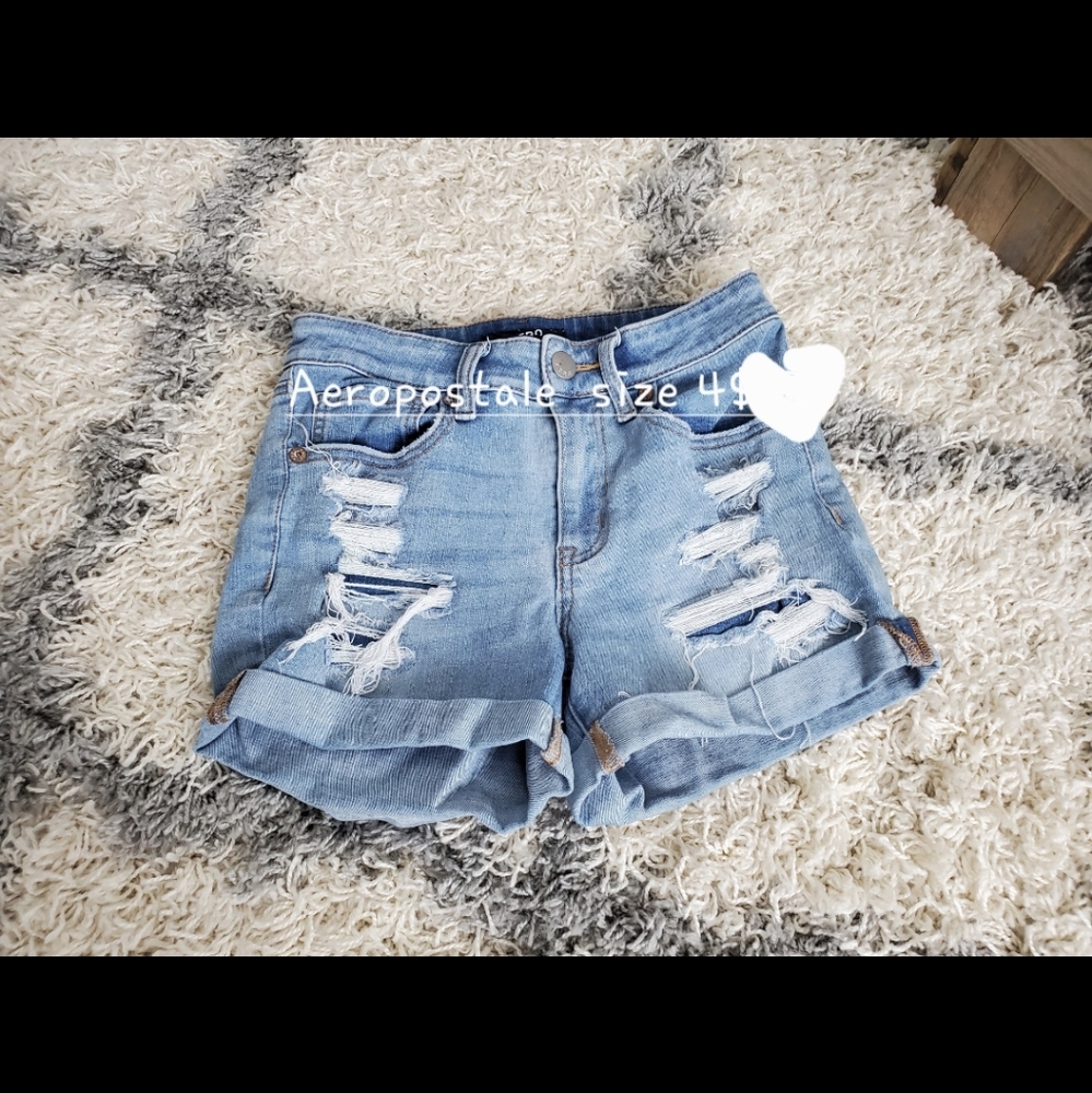 Womens  shorts Aeropostale size 4